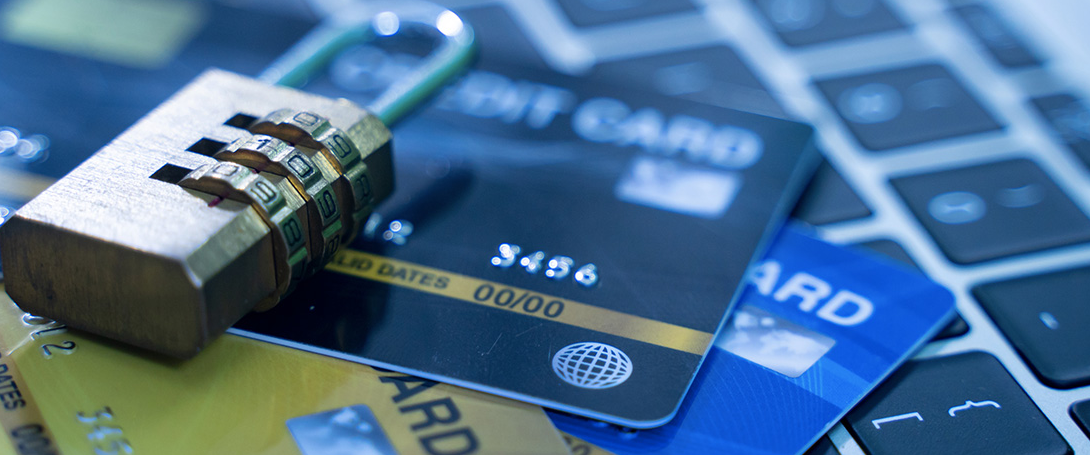 كيف تحمي نفسك من احتيال البطاقات الإئتمانية؟ الدليل الشامل